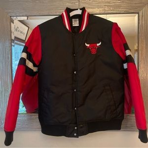 Chicago Bulls - vintage bomber jacket in incredible condition. Youth medium